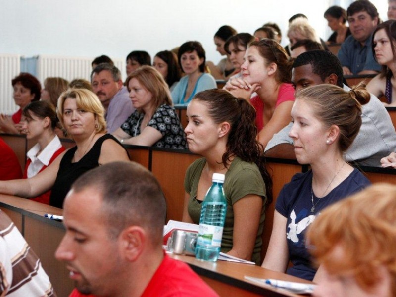 Conferinţă Agora 2011